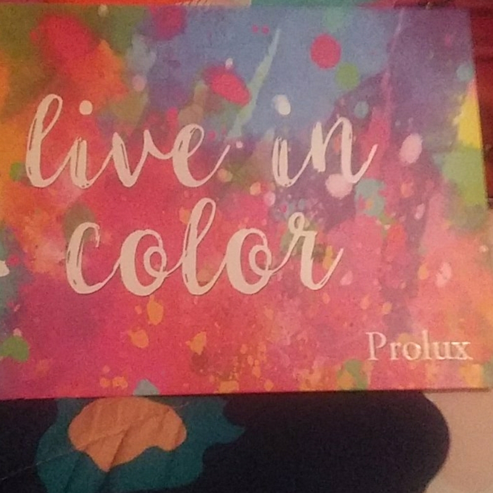 Live In Color Eyeshadow Palette